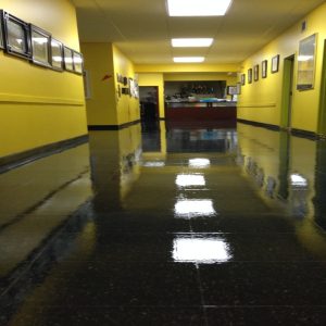 Vinyl Floor Sealer - VinylGuard® WB Polyurethane Gloss Sealer For LVT Tile, Terrazzo & Rubber Floors - Image 3
